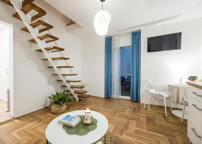 Walk To Opera & Gozsdu 4br Duplex Private Terrace Budapest