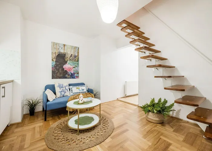 Walk To Opera & Gozsdu 4br Duplex Private Terrace Apartment Budapest