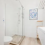 Apartment Walk To Opera & Gozsdu 4br Duplex Private Terrace *