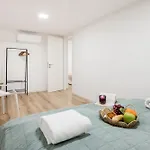Walk To Opera & Gozsdu 4br Duplex Private Terrace Apartment Budapest
