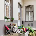 Walk To Opera & Gozsdu 4br Duplex Private Terrace