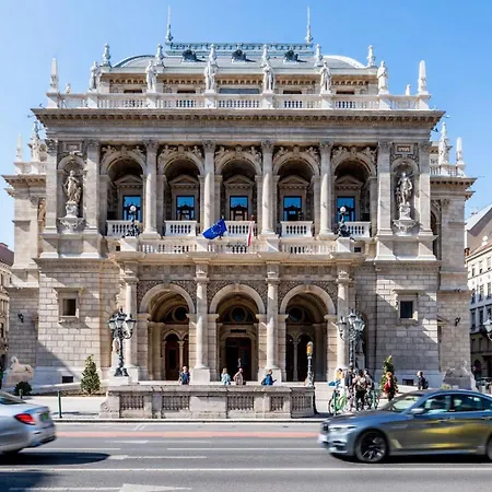 Walk To Opera & Gozsdu 4br Duplex Private Terrace Апартаменты