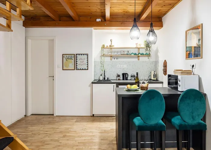 Walk To Opera & Gozsdu 4br Duplex Private Terrace Apartmán