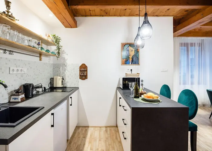 Walk To Opera & Gozsdu 4br Duplex Private Terrace