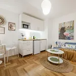 Walk To Opera & Gozsdu 4br Duplex Private Terrace * Budapest