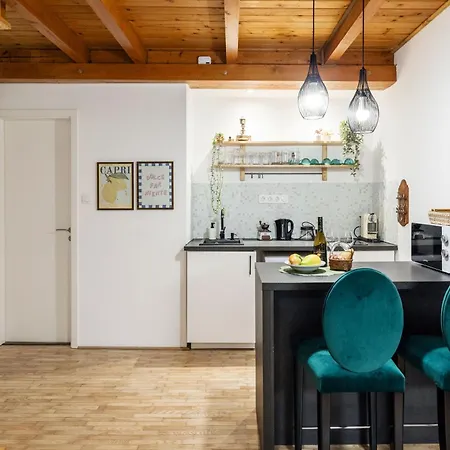 Walk To Opera & Gozsdu 4br Duplex Private Terrace Appartement