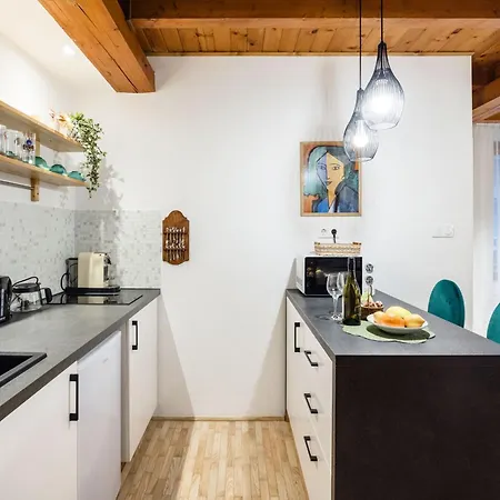 Walk To Opera & Gozsdu 4br Duplex Private Terrace