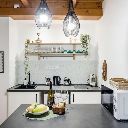 Walk To Opera & Gozsdu 4br Duplex Private Terrace * Boedapest