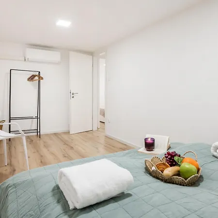 Walk To Opera & Gozsdu 4br Duplex Private Terrace Appartement Boedapest