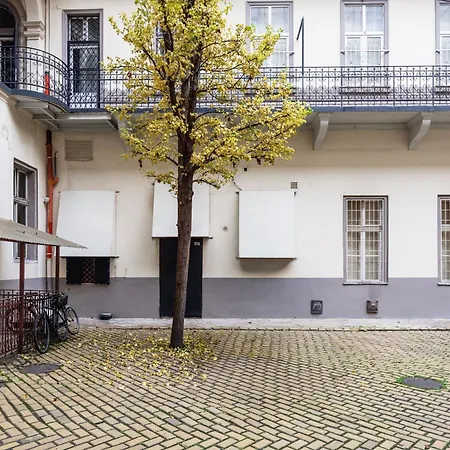 Walk To Opera & Gozsdu 4br Duplex Private Terrace