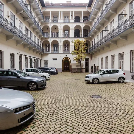 Appartement Walk To Opera & Gozsdu 4br Duplex Private Terrace *