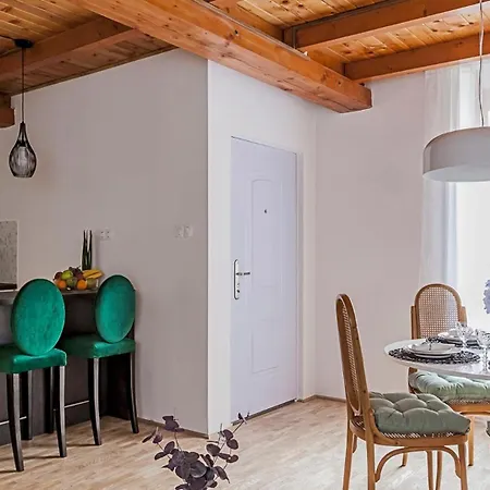 Walk To Opera & Gozsdu 4br Duplex Private Terrace