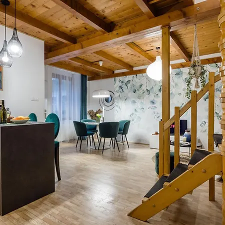 Daire Walk To Opera & Gozsdu 4br Duplex Private Terrace