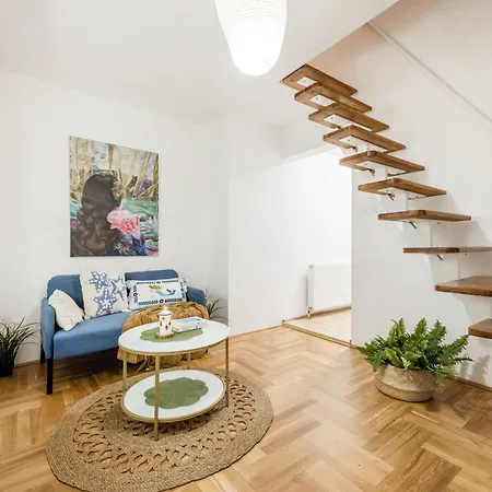 Walk To Opera & Gozsdu 4br Duplex Private Terrace Daire Budapeşte